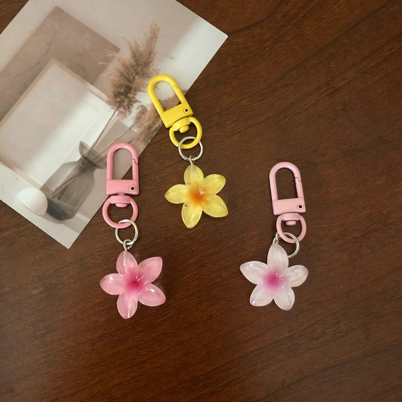 Cute Little Flower Pendant Keychain – Colorful Mini Resin Gift for Guests & Parties - Image 13