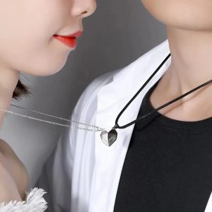 2Pcs/Set Fashion Couple Heart Magnetic Necklace – Matching Pendant Set for Weddings & Anniversaries