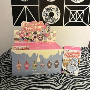 Labu Macaroon Sits on the Party’s Black Rubber Face Surprise Blind Box – 1st & 2nd Generation Plush Dolls